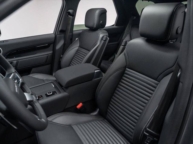 New 2026 Land Rover Discovery S AWD/4WD image 15