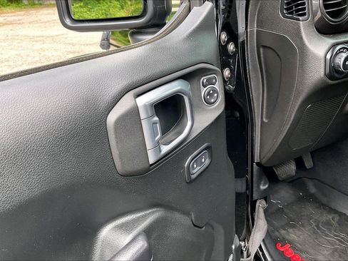 Used 2020 Jeep Wrangler Unlimited Sport AWD/4WD image 31