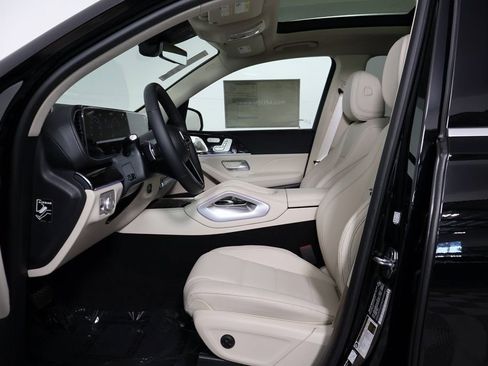 New 2026 Mercedes-Benz GLS 450 4MATIC image 5