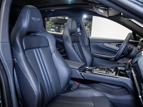 Used 2025 Aston Martin DBX 707 image 22