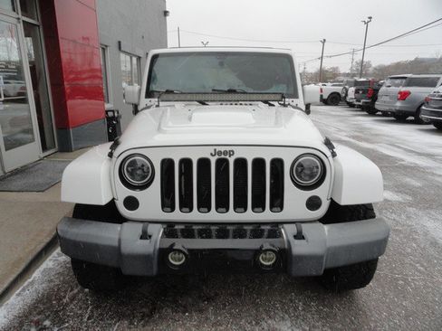 Used 2014 Jeep Wrangler Unlimited Sahara image 6