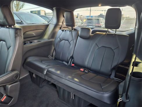 New 2026 Chrysler Voyager LX image 30