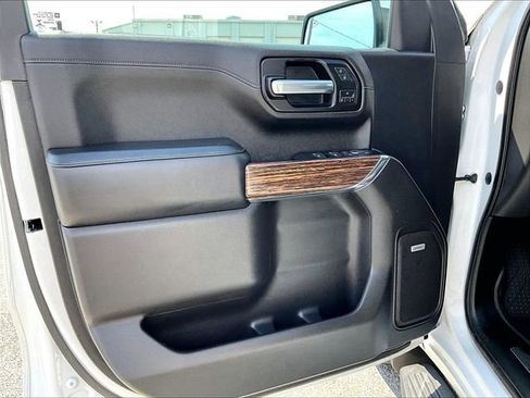 Used 2019 Chevrolet Silverado 1500 High Country w/ Technology Package image 9