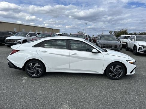 New 2026 Hyundai Elantra Limited image 8