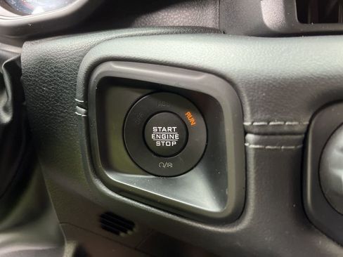 Used 2024 Jeep Wrangler Unlimited Rubicon AWD/4WD image 36