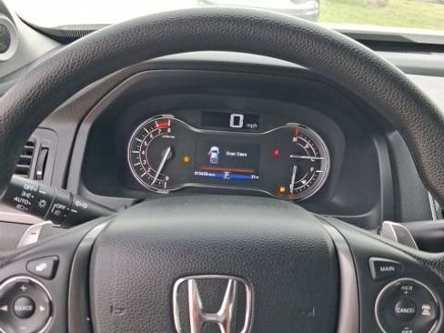 Used 2023 Honda Ridgeline Sport image 2