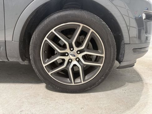 Used 2018 Ford Explorer Sport w/ Equipment Group 401A image 17