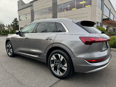Used 2021 Audi e-tron Premium Plus w/ Premium Plus Package image 7