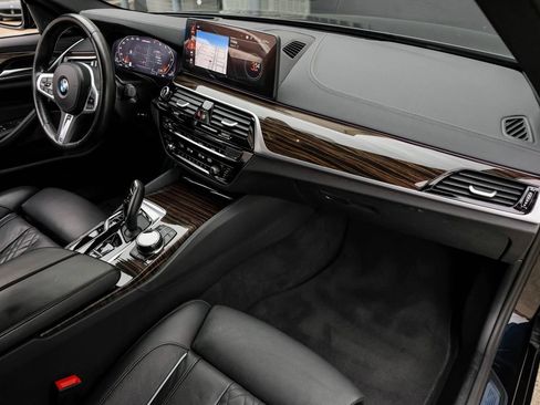 Used 2023 BMW M550i xDrive w/ Executive Package AWD/4WD image 22