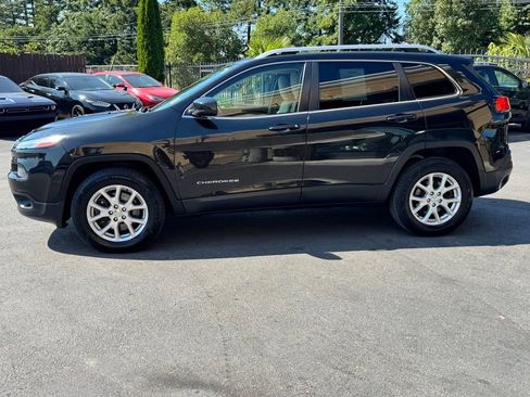 Used 2015 Jeep Cherokee Latitude w/ Cold Weather Group AWD/4WD image 4