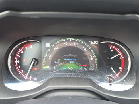 Certified 2025 Toyota RAV4 LE FWD image 19