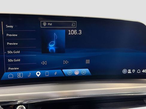 Used 2023 Cadillac Lyriq AWD image 17