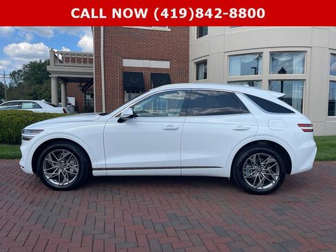 Used 2025 Genesis GV70 2.5T image 11