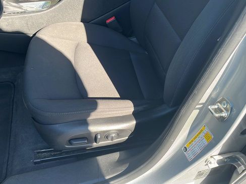 Used 2019 Chevrolet Malibu LT FWD image 22