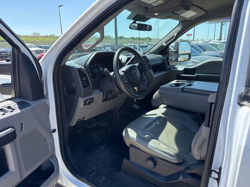 Used 2022 Ford F250 XL w/ Power Equipment Group image 20