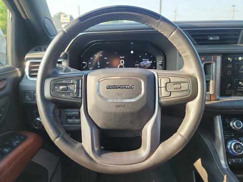 Used 2023 GMC Yukon XL Denali Ultimate image 14