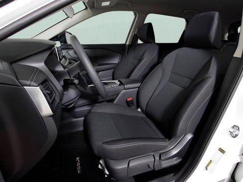 Used 2024 Nissan Rogue S FWD image 11