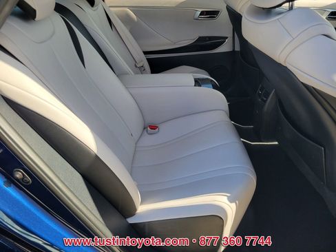 Certified 2017 Toyota Mirai FWD image 13