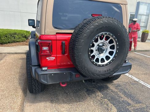 Used 2021 Jeep Wrangler Rubicon AWD/4WD image 12
