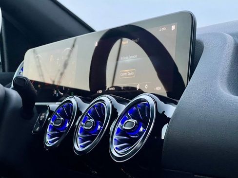 Certified 2023 Mercedes-Benz GLA 250 4MATIC image 18