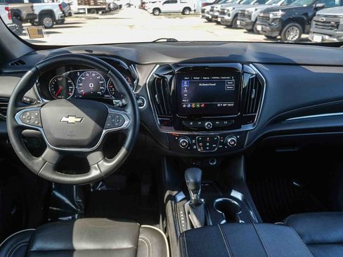 Used 2023 Chevrolet Traverse Premier FWD image 12