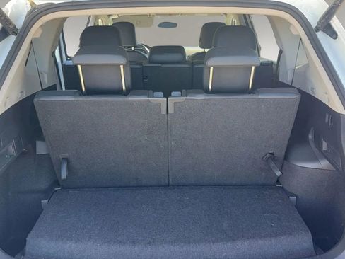 Used 2024 Volkswagen Tiguan SE image 16