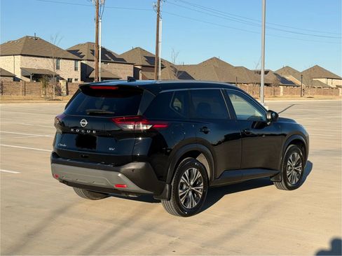 Used 2023 Nissan Rogue SV w/ SV Premium B Package FWD image 4