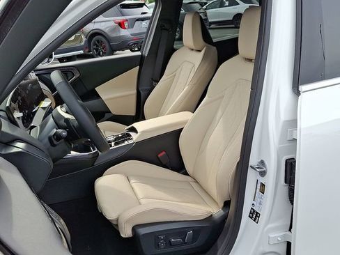 Certified 2025 BMW X3 xDrive30i image 13