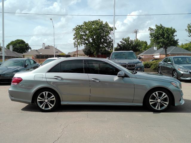 Used 2014 Mercedes-Benz E 250 BlueTEC Sedan image 5