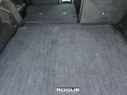 Used 2025 Nissan Rogue SV FWD image 11