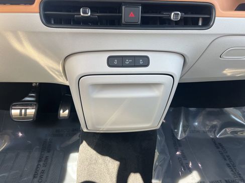 New 2025 Volkswagen ID. Buzz 1st Edition image 19