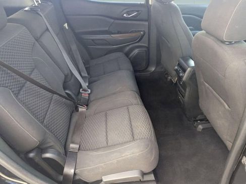 Used 2017 GMC Acadia SLE FWD image 24