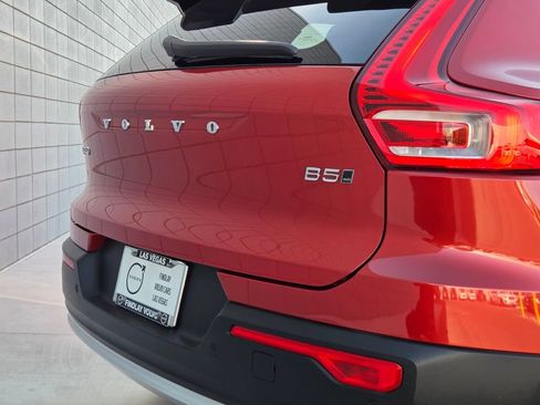 Used 2023 Volvo XC40 B5 Core w/ Convenience Package AWD/4WD image 11