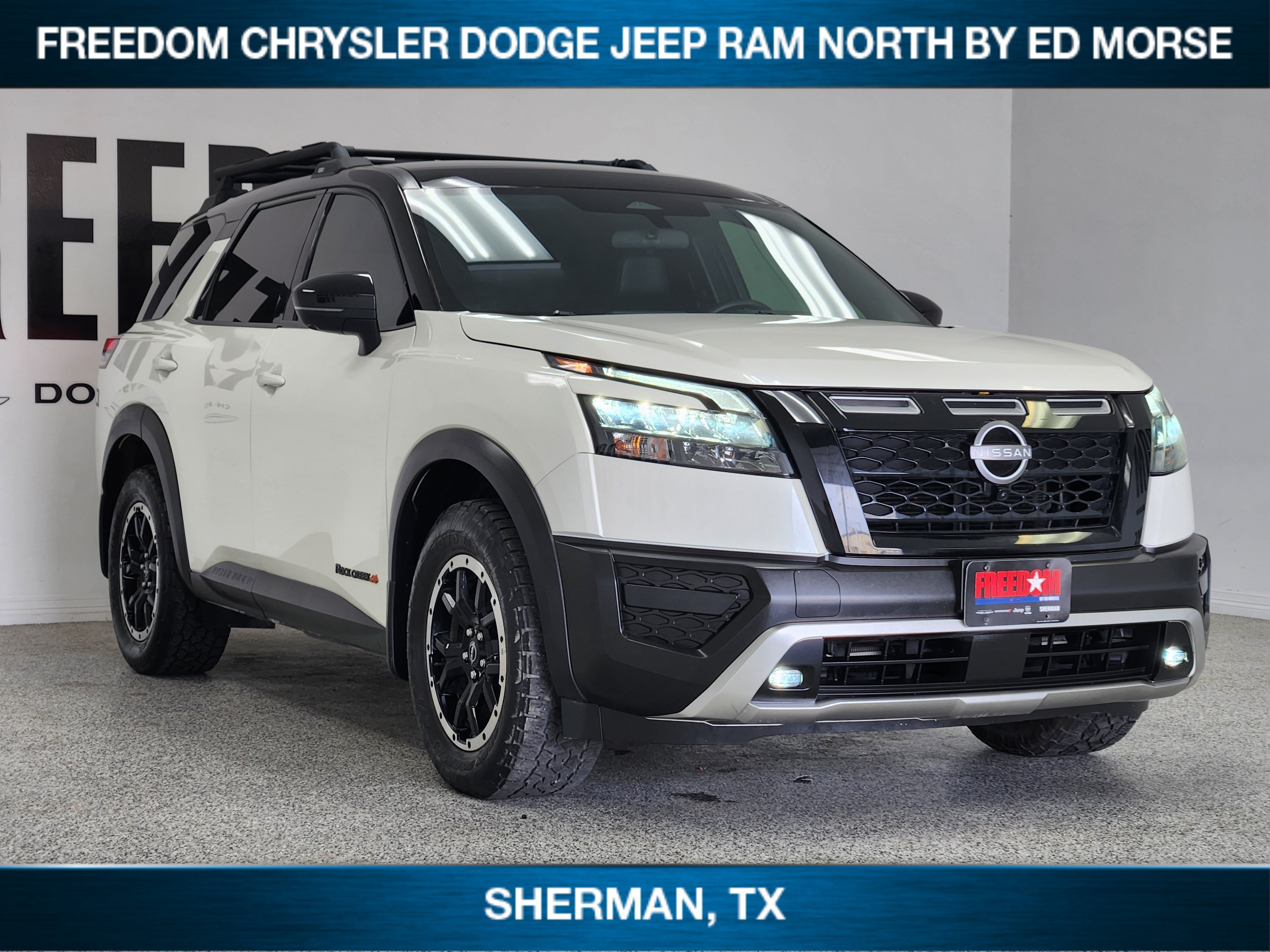 Used 2023 Nissan Pathfinder Rock Creek AWD/4WD image 2