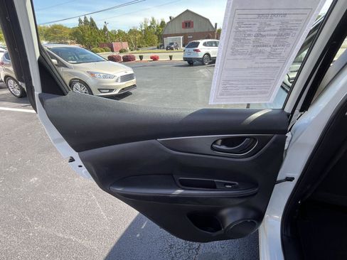 Used 2017 Nissan Rogue Sport S w/ S Appearance Package image 19