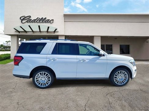 Used 2024 Ford Expedition Limited image 6