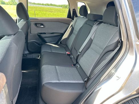 Used 2023 Nissan Rogue SV FWD image 21