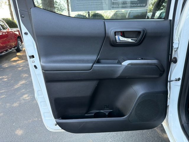Used 2016 Toyota Tacoma TRD Off-Road w/ Premium & Technology Package RWD image 21