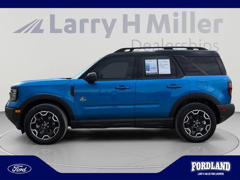 Used 2025 Ford Bronco Sport Outer Banks w/ Outer Banks Tech Package+ AWD/4WD image 2