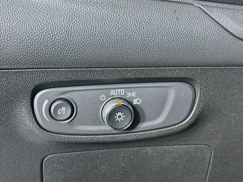 Used 2025 Buick Encore GX Preferred FWD image 17