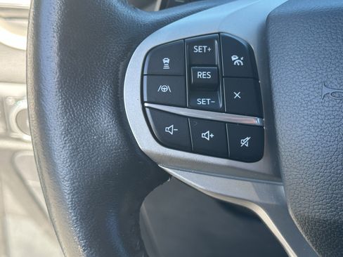 Used 2021 Ford Explorer XLT w/ Equipment Group 202A image 21