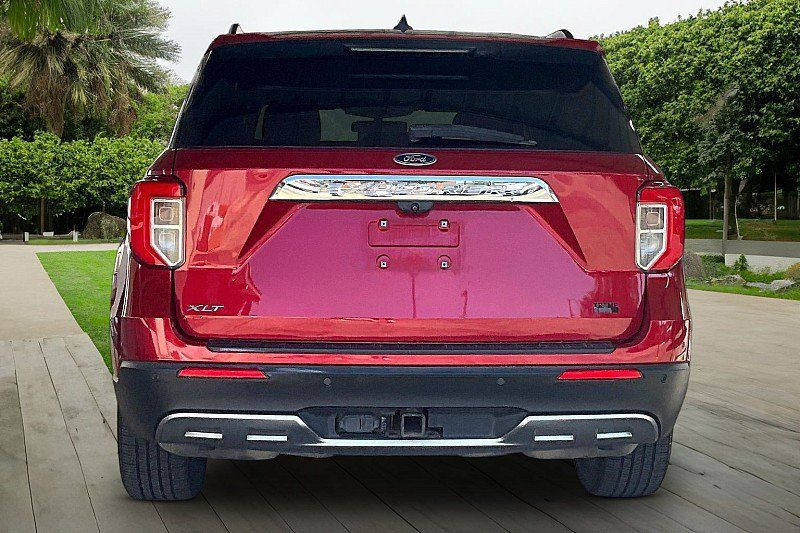 Used 2021 Ford Explorer XLT w/ Equipment Group 202A RWD image 3