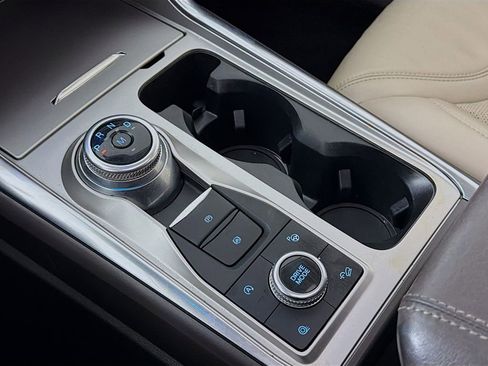 Used 2020 Ford Explorer Platinum image 21