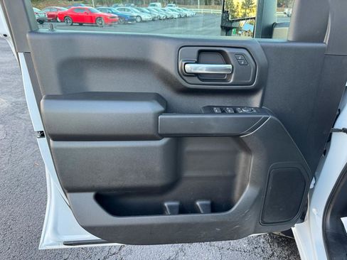 Used 2024 Chevrolet Silverado 2500 Custom w/ Custom Value Package RWD image 12