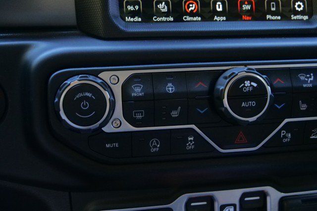 Used 2021 Jeep Wrangler Unlimited Rubicon AWD/4WD image 16