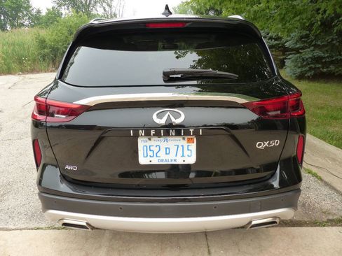 Used 2021 INFINITI QX50 Luxe w/ Cargo Package AWD/4WD image 8