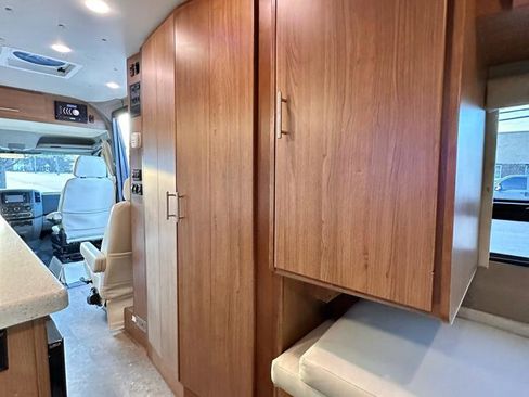 Used 2014 Mercedes-Benz Sprinter 3500 image 42