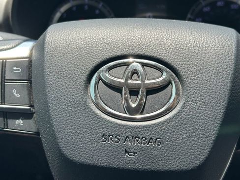 Used 2020 Toyota Highlander L FWD image 35