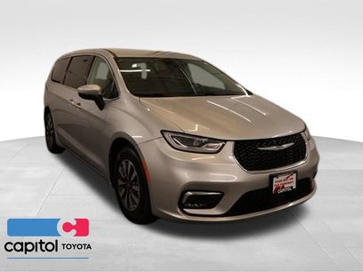 Used 2023 Chrysler Pacifica Touring-L