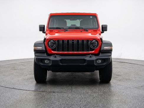 Used 2025 Jeep Wrangler Unlimited Sport AWD/4WD image 2